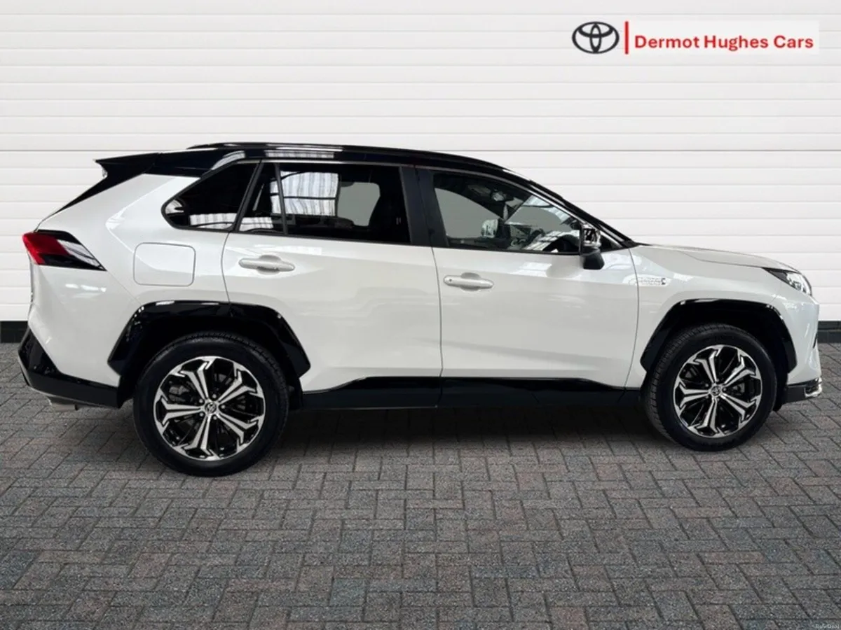 Toyota RAV4 PLUG-IN HYBRID SPORT - Image 3