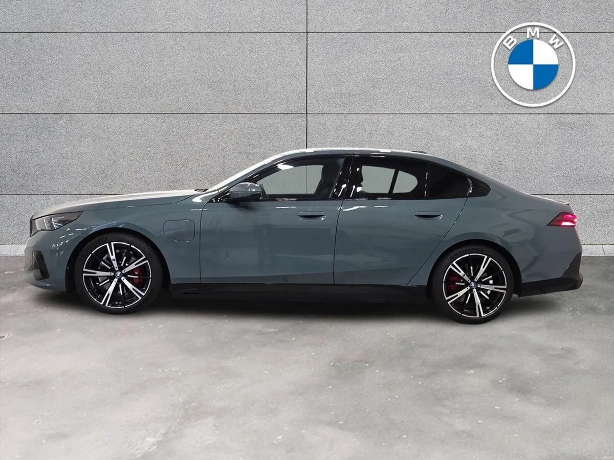 BMW 5-Series 530e M Sport Pro Saloon - Image 3