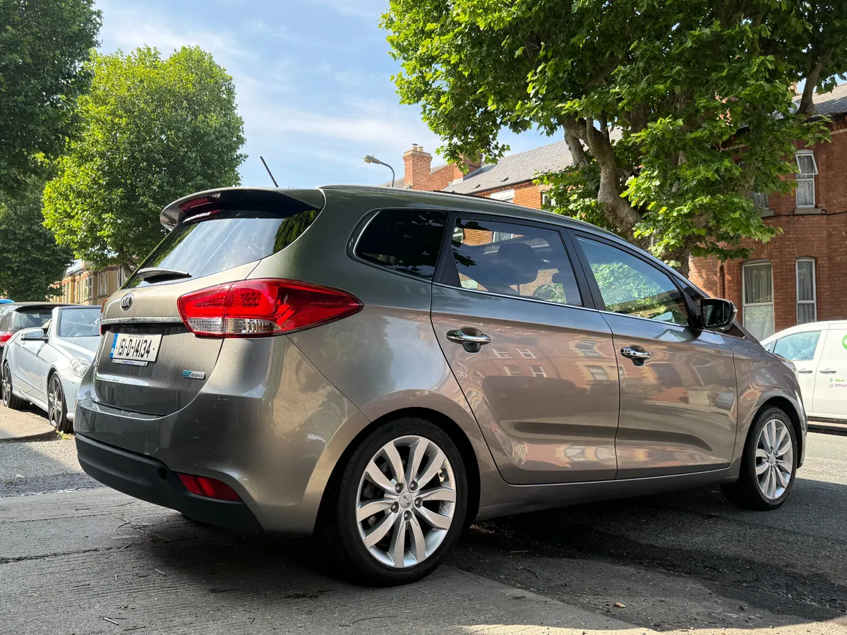 2015 Kia Carens, 7 Seater, Platinum, 124kms, SIMI, - Image 5