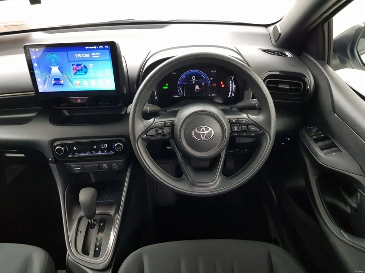 Toyota Yaris Totota Yaris Hybrid Auto - Image 3