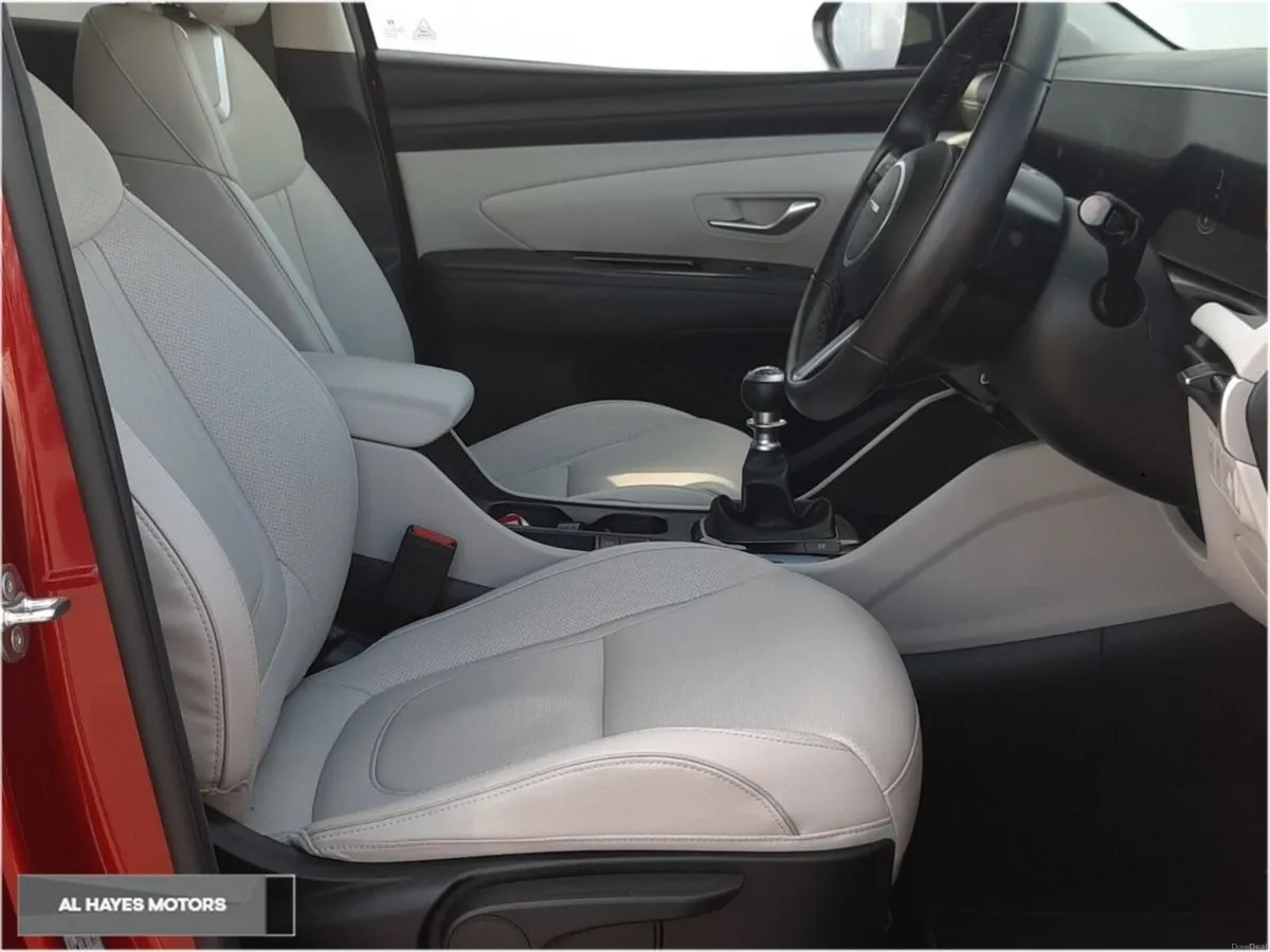 Hyundai Tucson **EXECUTIVE**FULL LEATHER**LIKE NEW - Image 4