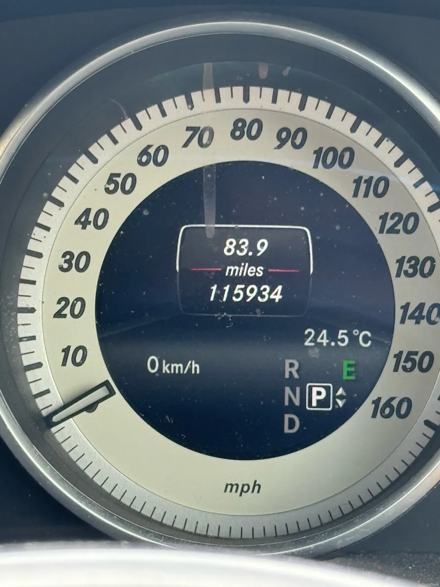Mercedes-Benz E220 CDI AMG Sport Auto - Image 4