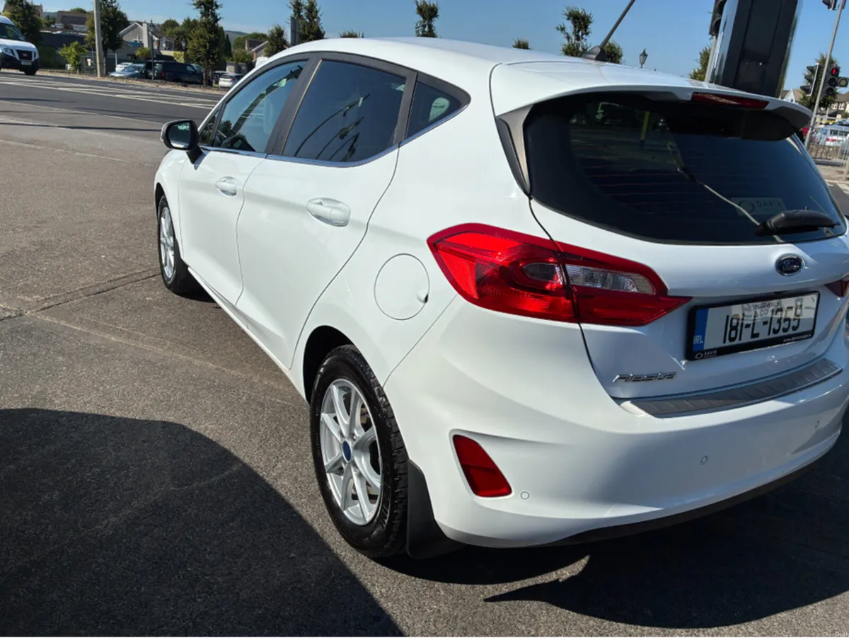Ford Fiesta TITANIUM 1.0 ECOBOOST 1 100PS 4 - Image 4