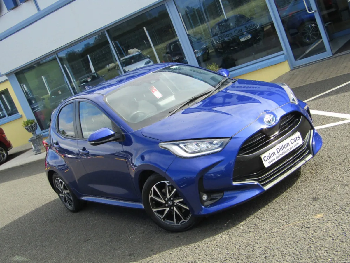 Toyota Yaris DESIGN HEV CVT - Image 2