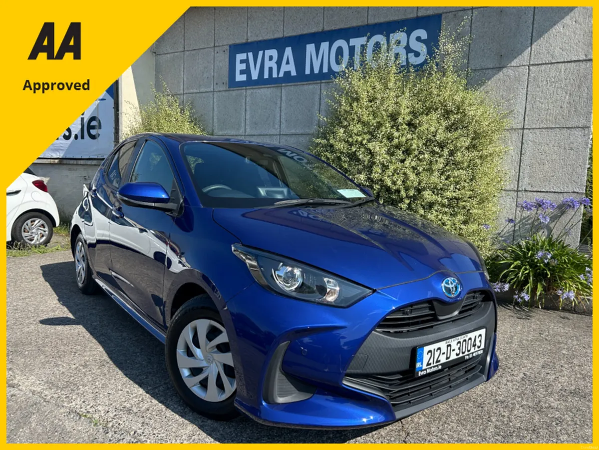 Toyota Yaris 1.5 HYBRID PETROL 5DR **REVERSE CAMER - Image 1