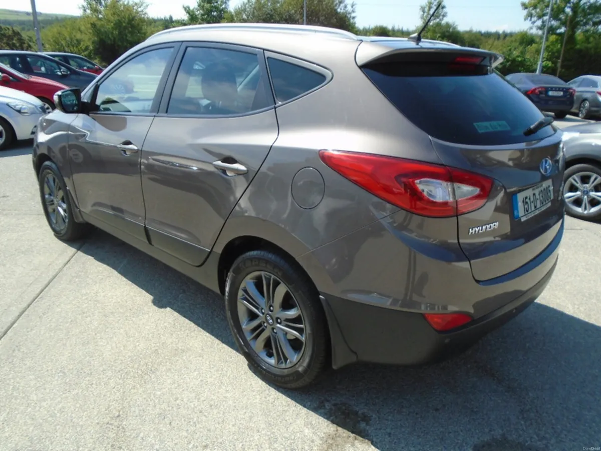 Hyundai ix35 1.7 PREMIUM 5DRVery High Spec  Warran - Image 3