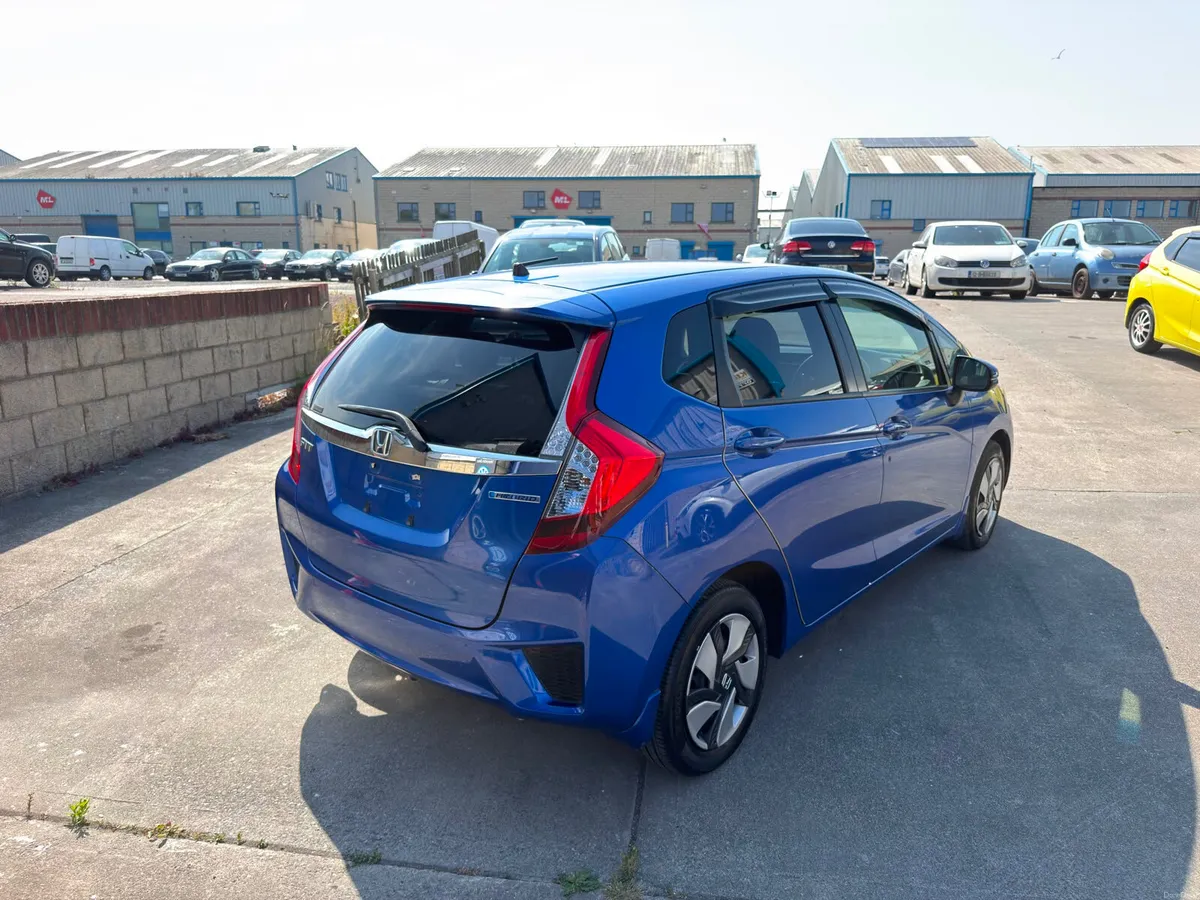 2014 HONDA FIT HYBRID, SELF CHARGING, FRESH NCT - Image 5