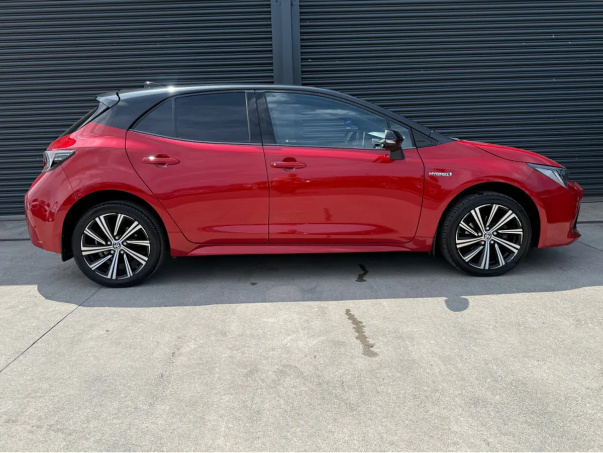 Toyota Corolla HYBRID LUNA SPORT HB 4DR AUTO - Image 3