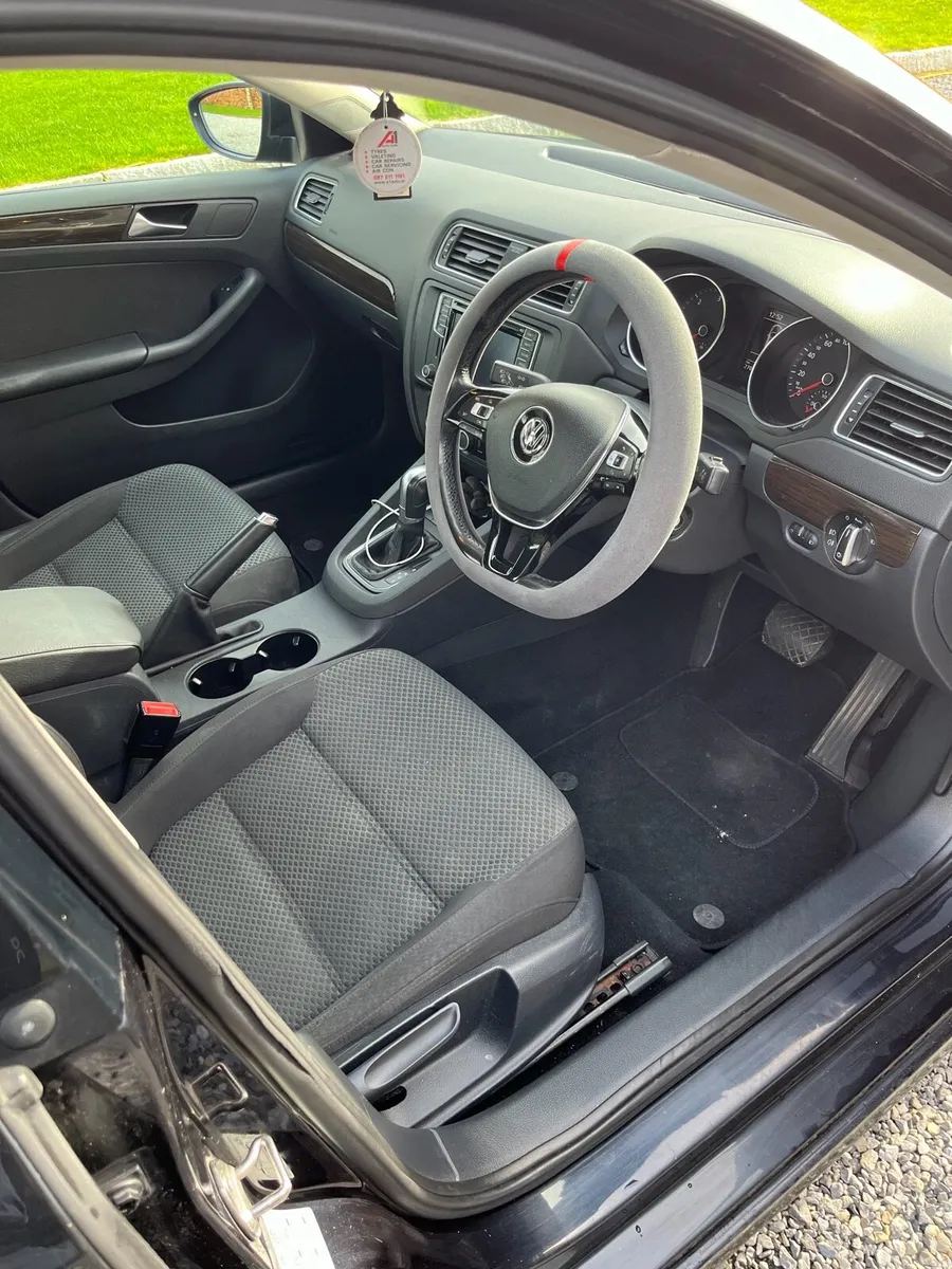 Volkswagen Jetta Auto (Read Add) - Image 5