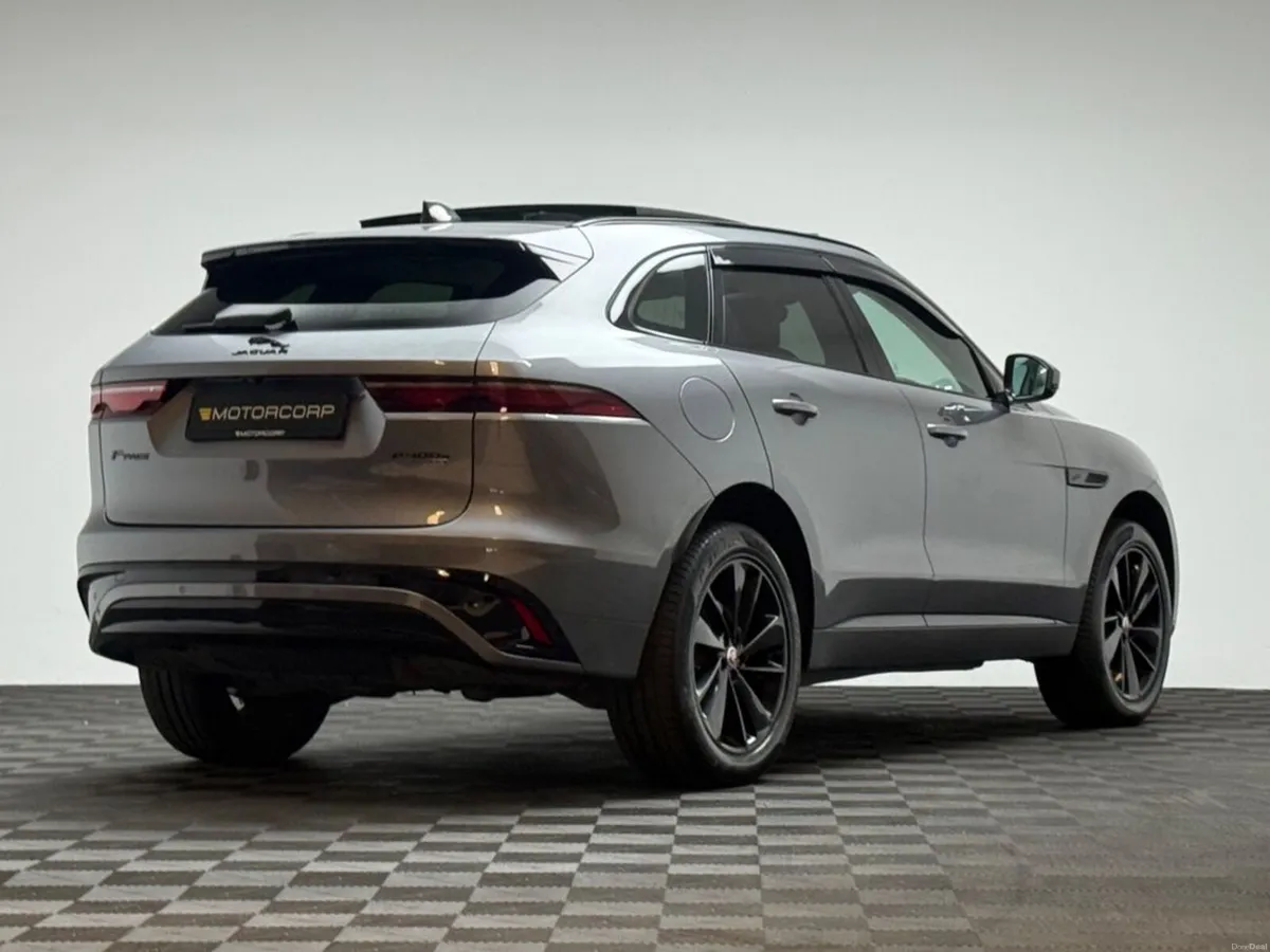 Jaguar F-Pace R-DYNAMIC S P400E *PAN ROOF* - Image 6