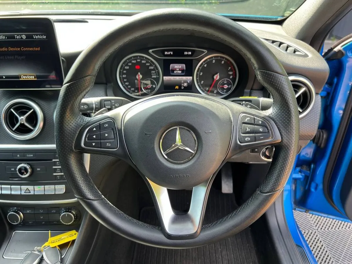 Mercedes-Benz A-Class A180 AMG-STYLE 1.6 AUTO // N - Image 4