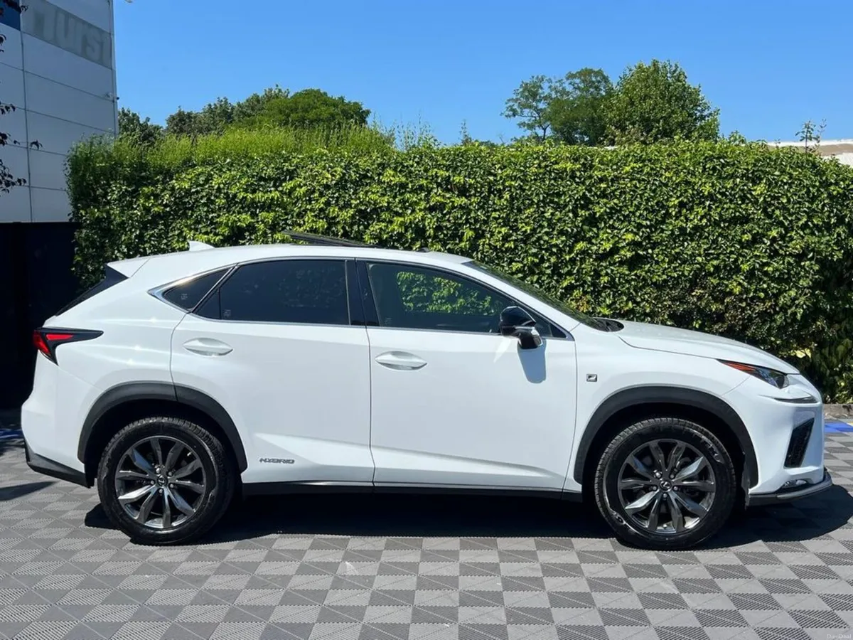 Lexus NX F-SPORT 2.5 HYBRID AUTO ** BIG SPEC ** // - Image 3