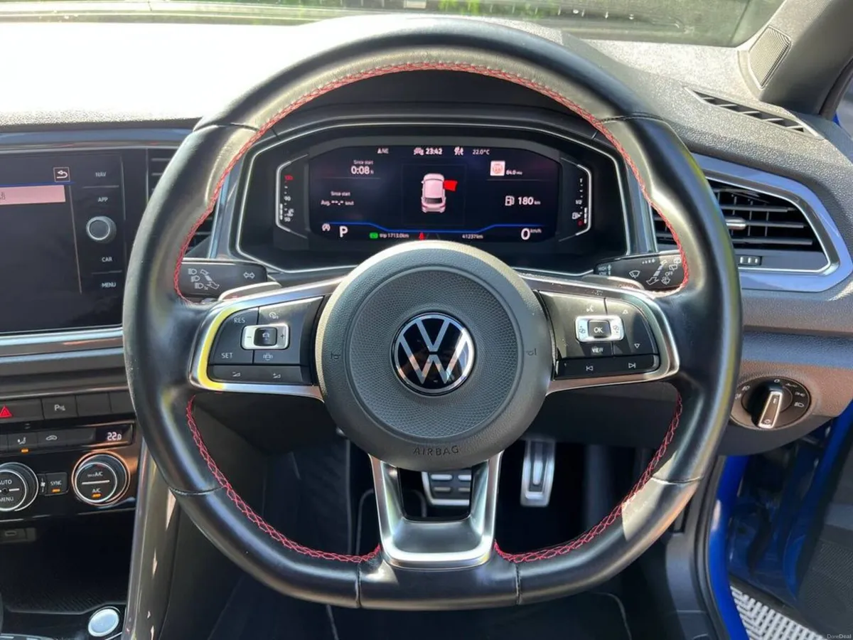 Volkswagen T-Roc SPORT 2.0 TDI AUTO // 18" ALLOYS - Image 4