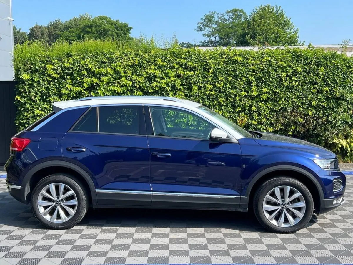 Volkswagen T-Roc DESIGN 2.0 TDI AUTO // DIAMOND CU - Image 2
