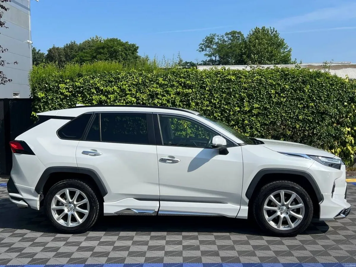 Toyota RAV4 MODELLISTA G-SPEC 2.5 HYBRID AUTO // L - Image 2