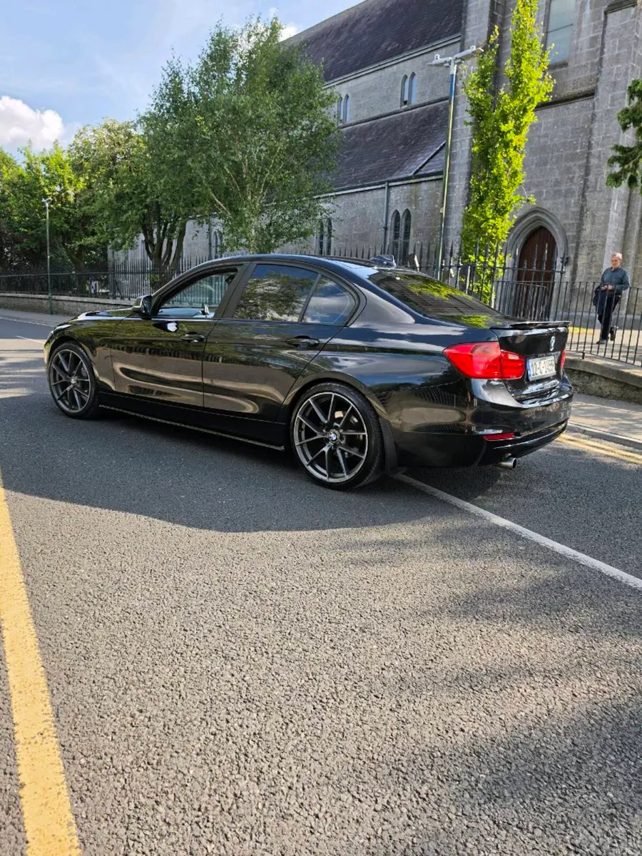 Bmw f30 320d - Image 2