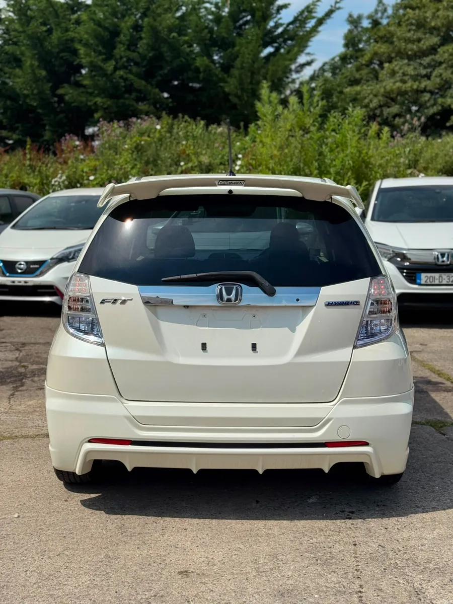 Honda Fit 1.3 Hyrbid bodykit 41000KM 2012 2 keys - Image 4
