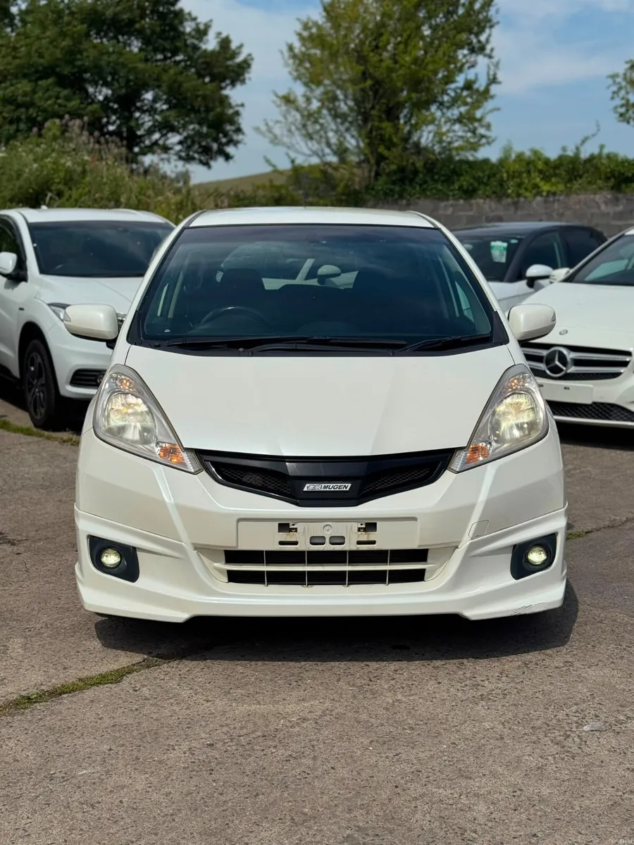 Honda Fit 1.3 Hyrbid bodykit 41000KM 2012 2 keys - Image 2