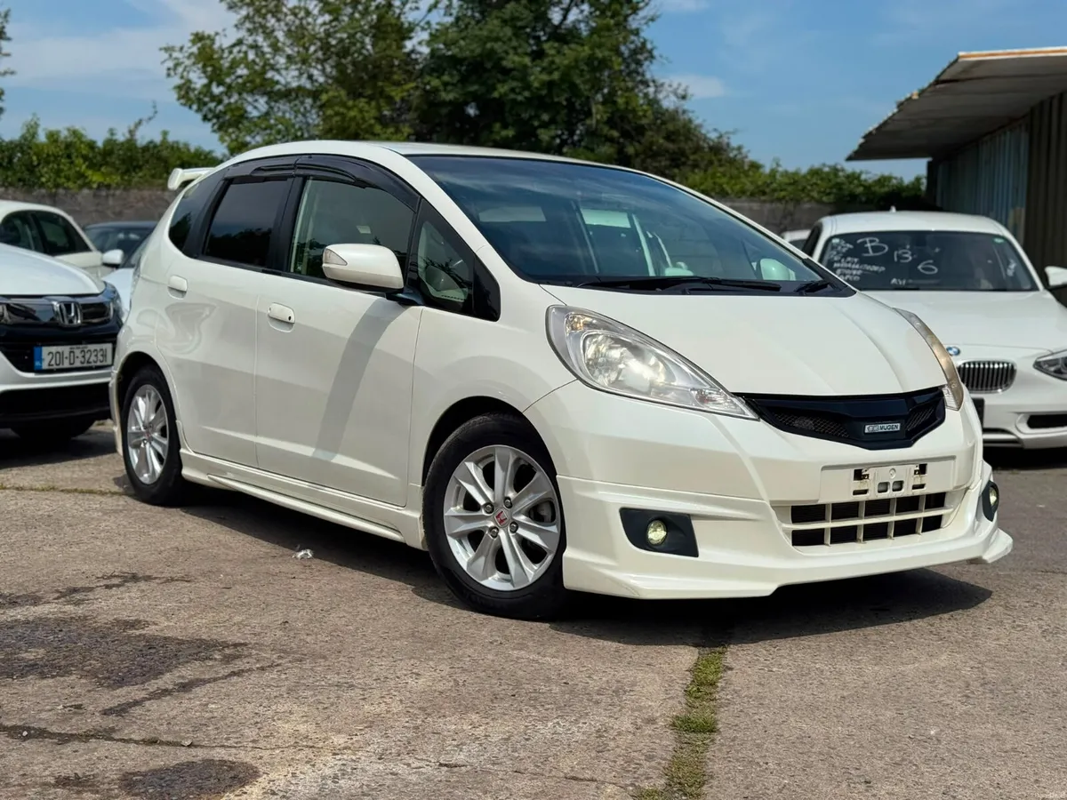 Honda Fit 1.3 Hyrbid bodykit 41000KM 2012 2 keys - Image 1