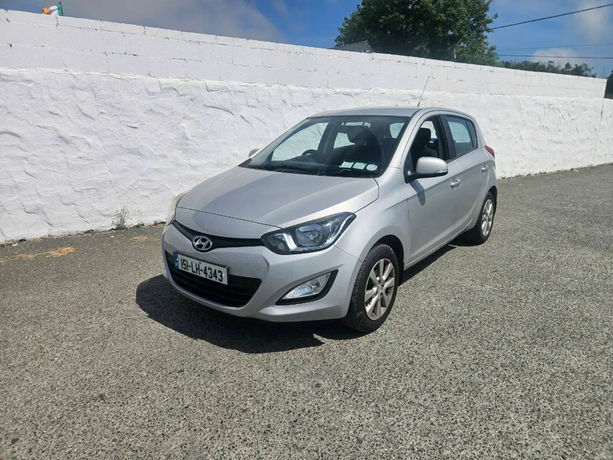 2015 hyundai i20 petrol - Image 1