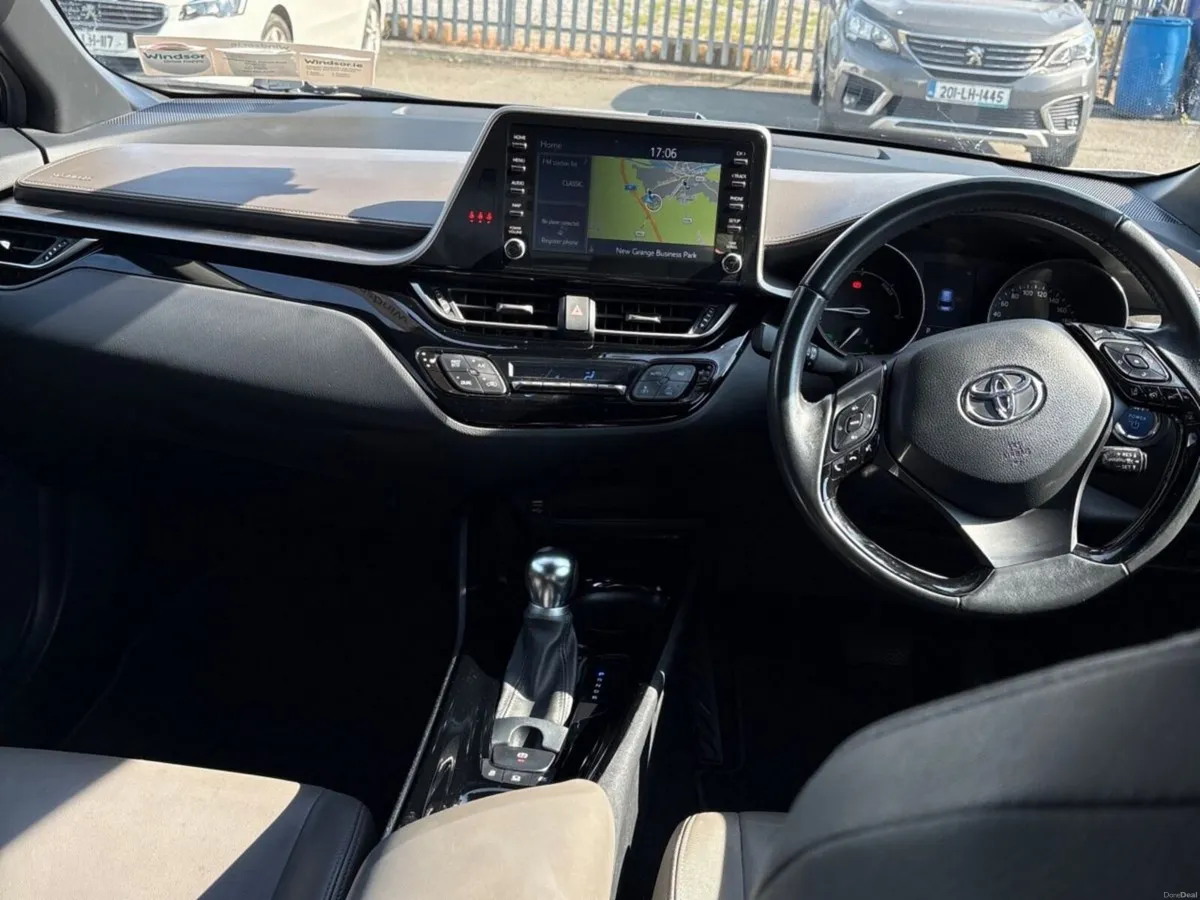 Toyota C-HR 1.8 HYBRID SOL - Image 3
