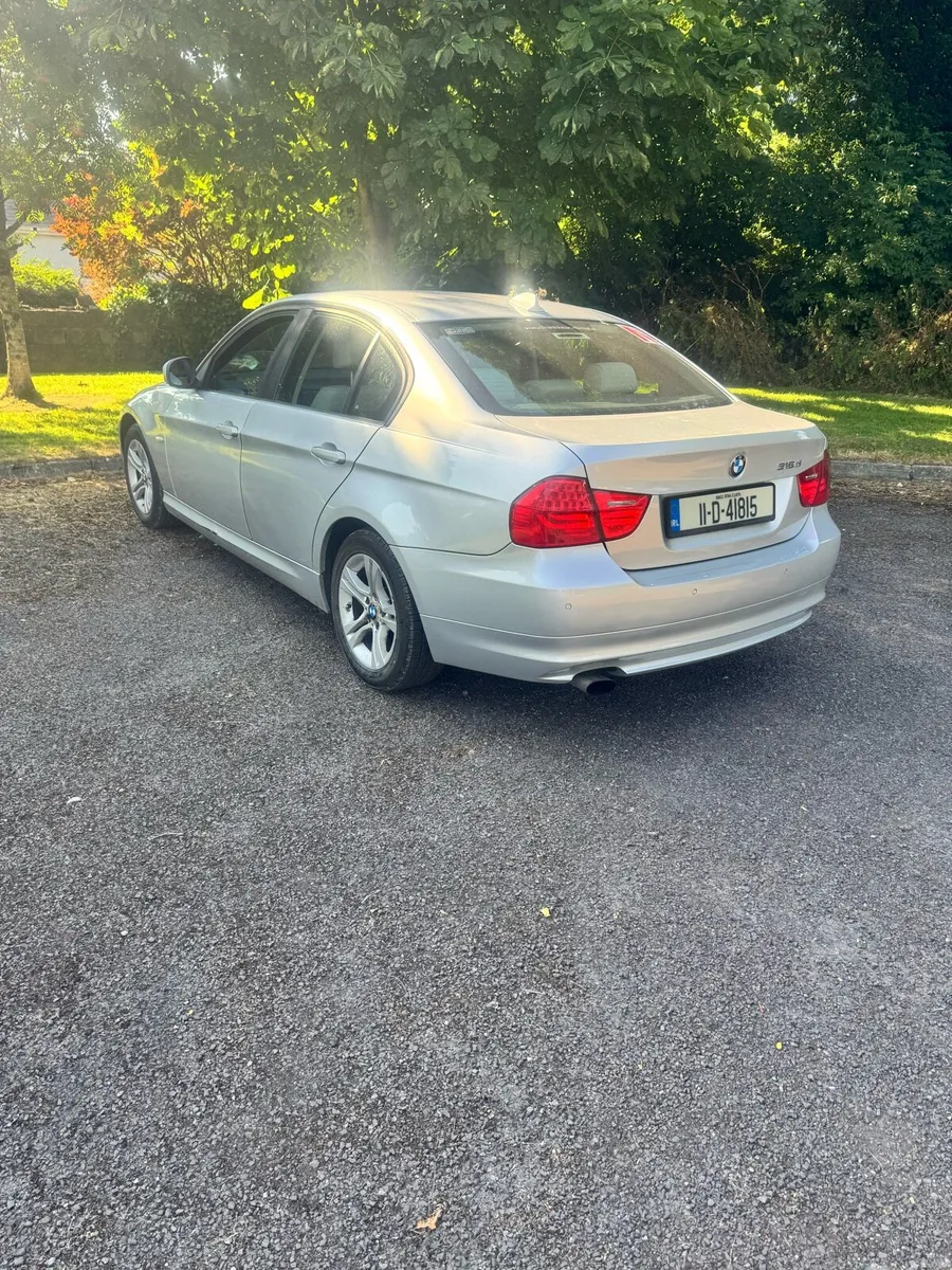 BMW 3 Series 316d - NCT 03/27 - Like New - Image 3