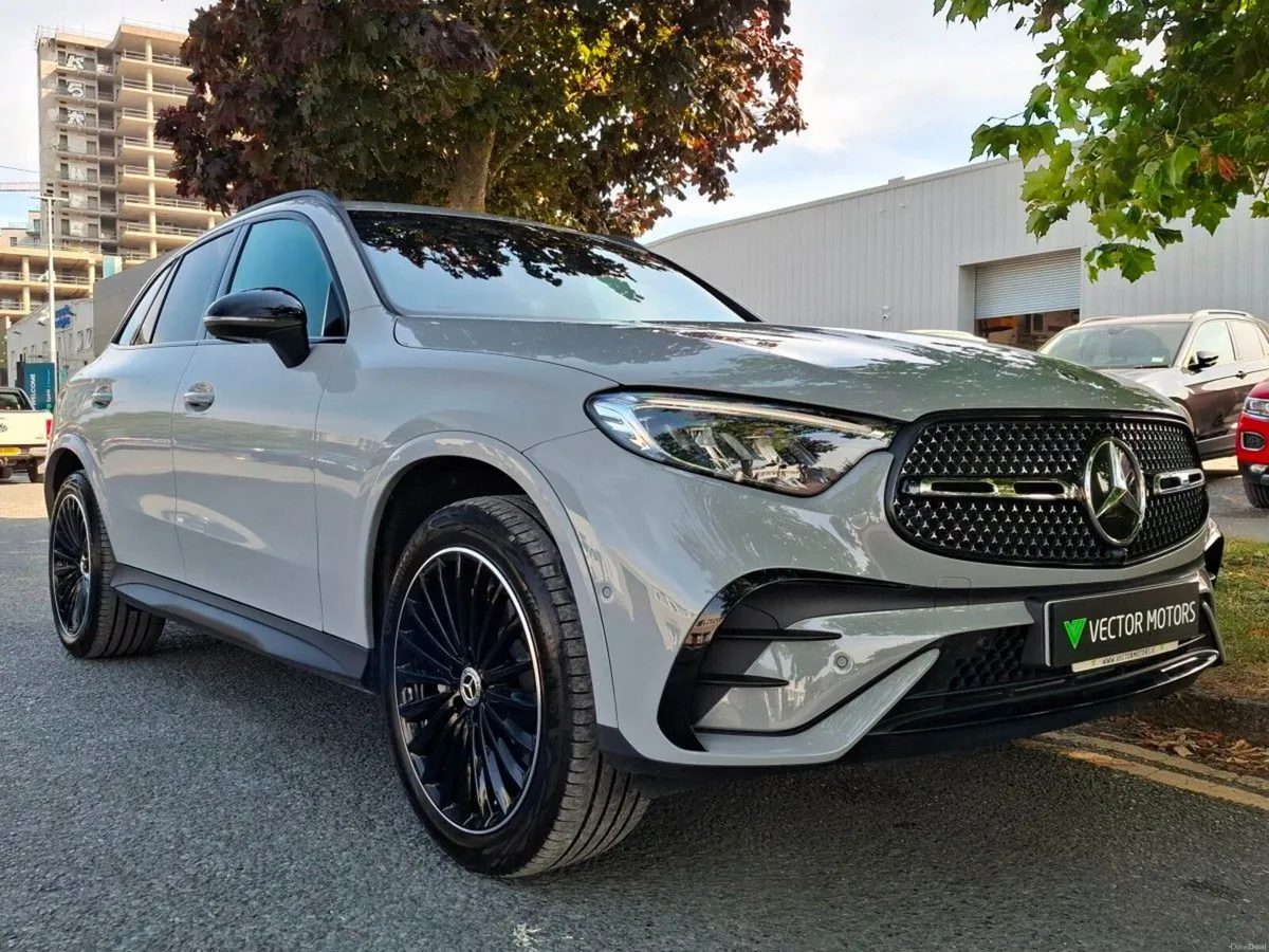 Mercedes-Benz GLC URBAN AMG LINE 300E PHEV - Image 1