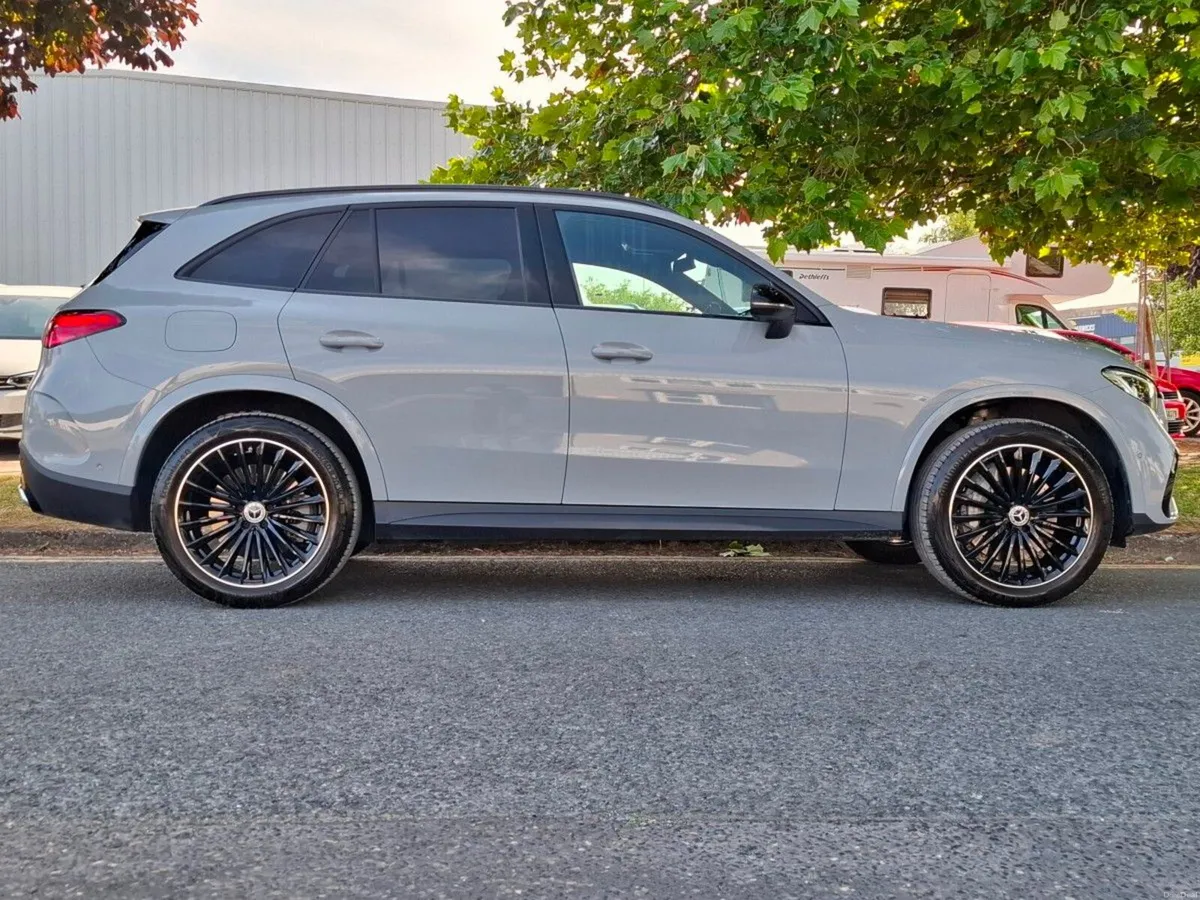 Mercedes-Benz GLC URBAN AMG LINE 300E PHEV - Image 6