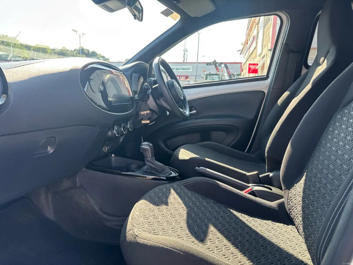 Toyota Aygo X DESIGN CVT WHIT - Image 6
