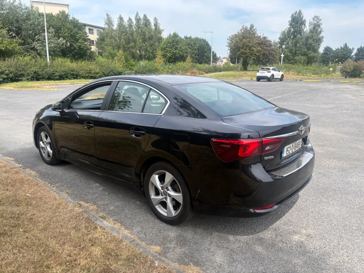 Toyota Avensis 1.8 M/D LUNA 4DR AUTO SAL - Image 2