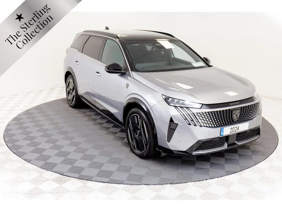 Peugeot 5008 E-GT 72kWh 210HP - 7 Seats - Image 1