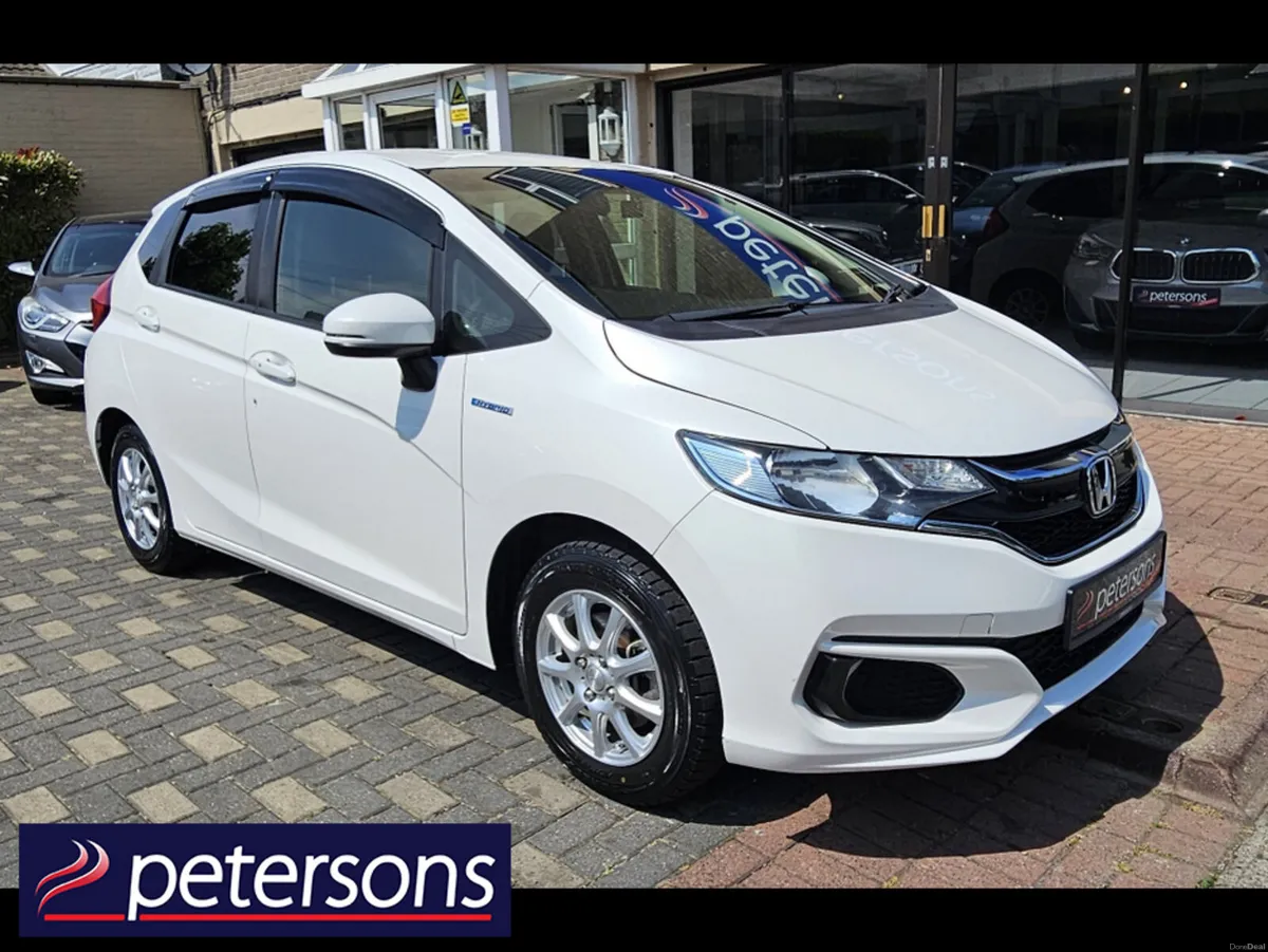 Honda Fit 1.5 PETROL HYBRID AUTOMATIC - Image 3