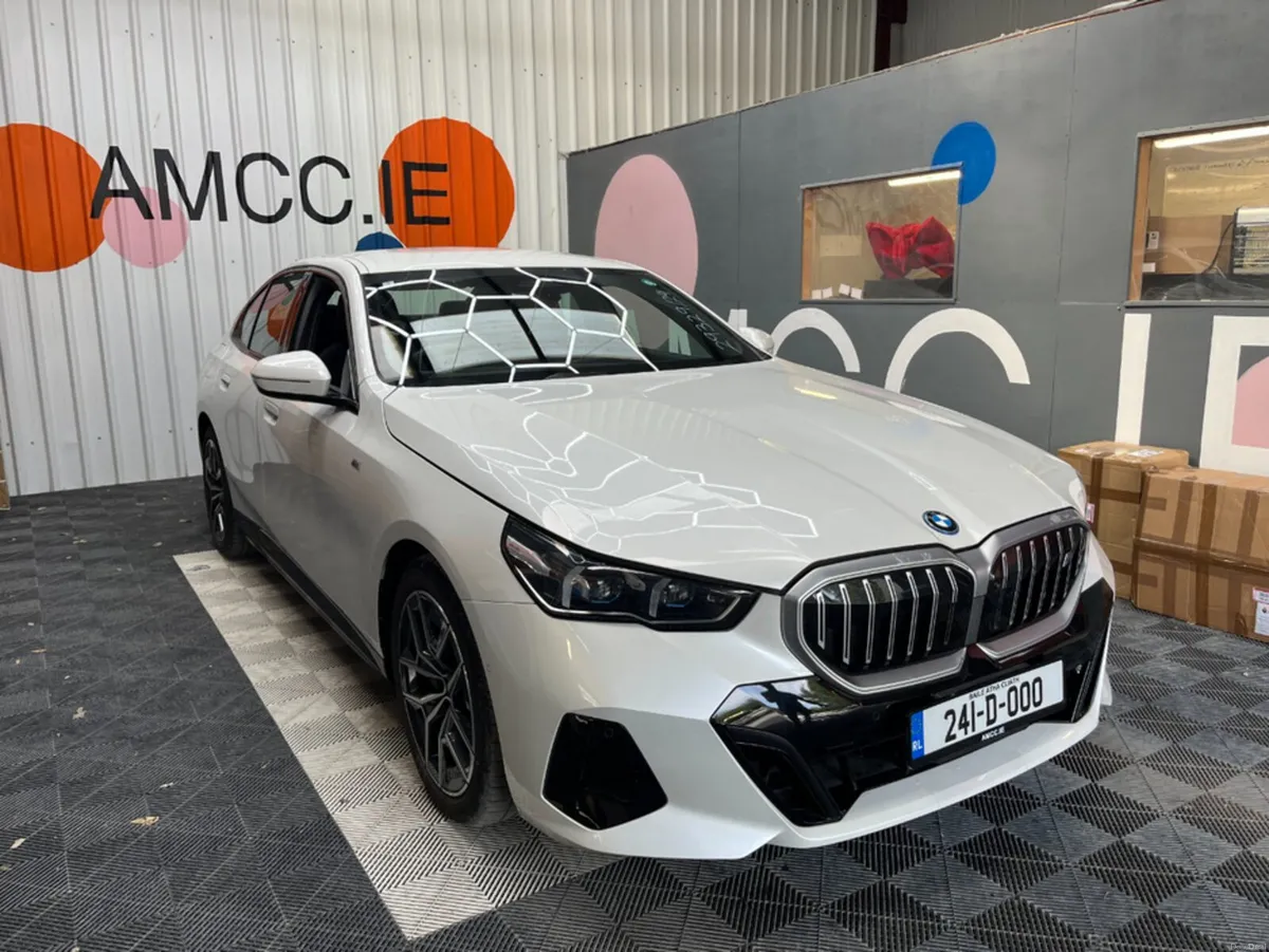 BMW i5 2024 BMW I5 EDRIVE40 M-SPORT AUTOMATIC / CR - Image 1
