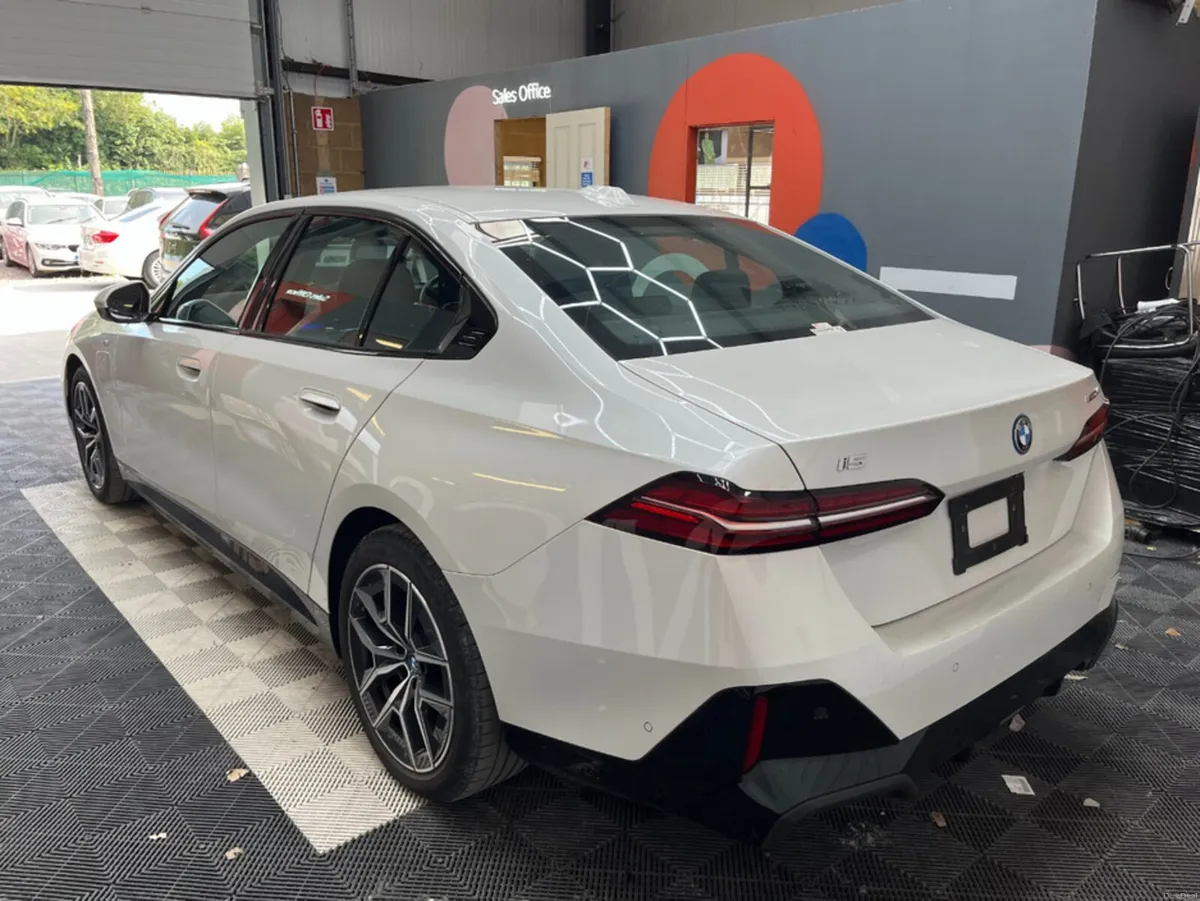 BMW i5 2024 BMW I5 EDRIVE40 M-SPORT AUTOMATIC / CR - Image 4