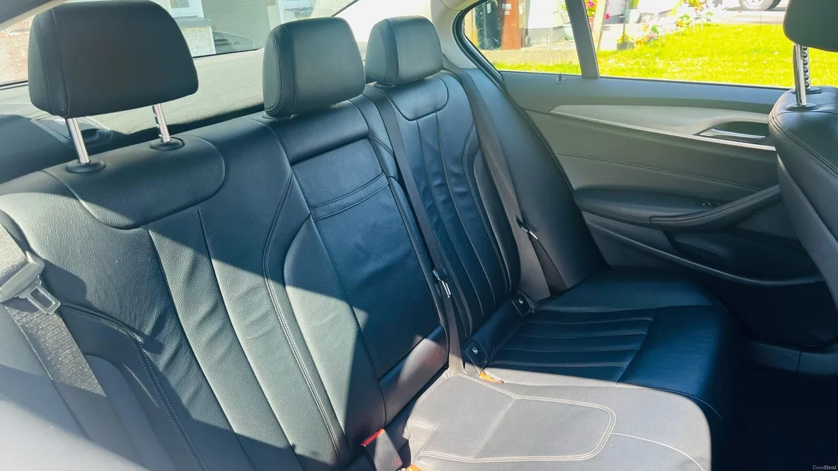 BMW 2018 530e Performance Petrol plug-in Hybrid - Image 5