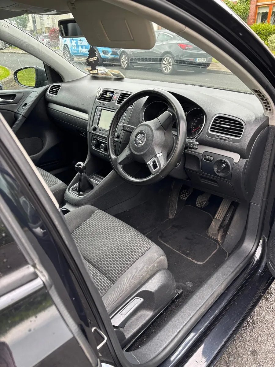 Volkswagen Golf 2011 1.6 Diesel NEW TURBO - Image 4