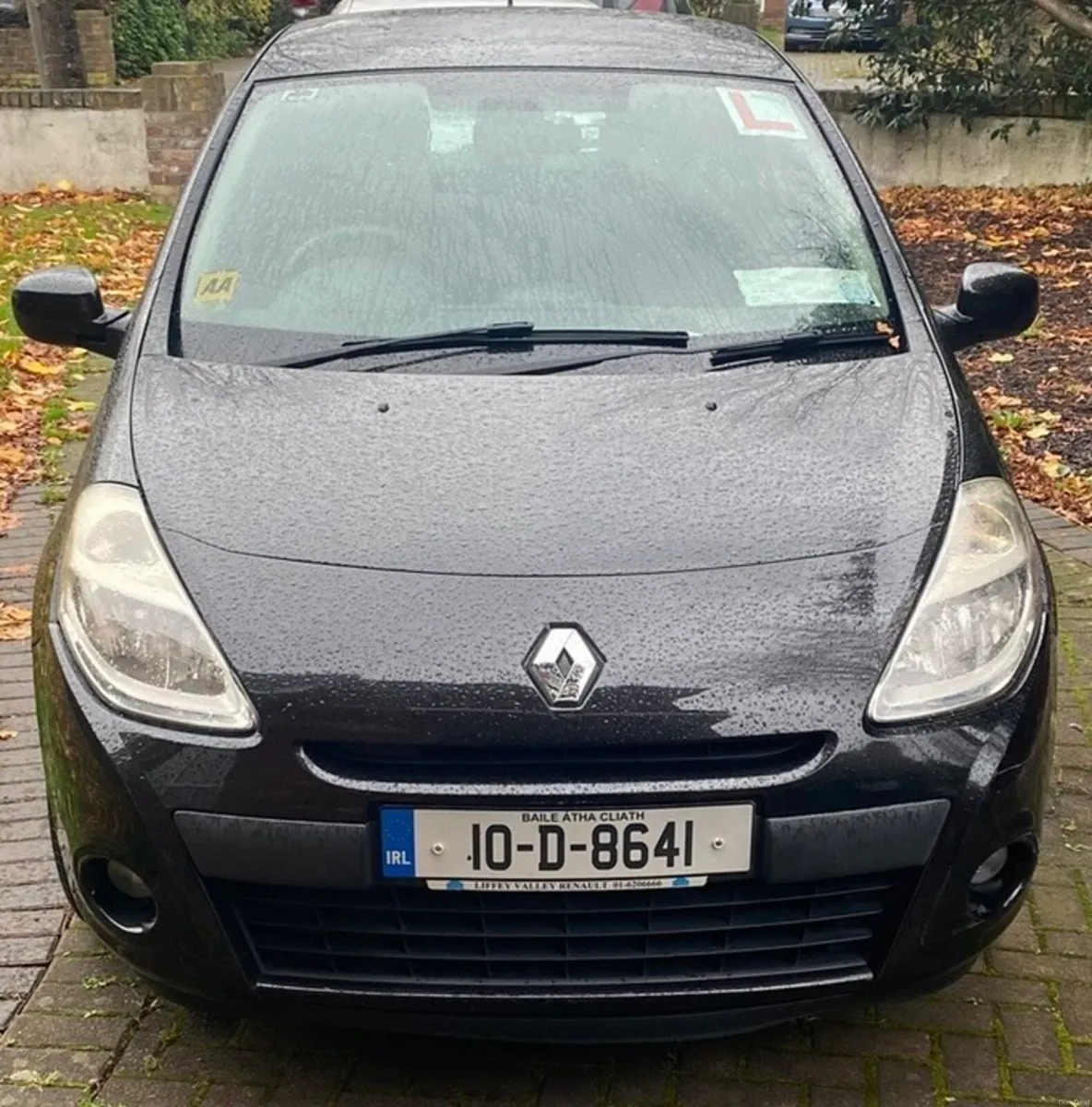 2010 Renault Clio 1.2 Petrol- 105,894km €3500 ONO - Image 1