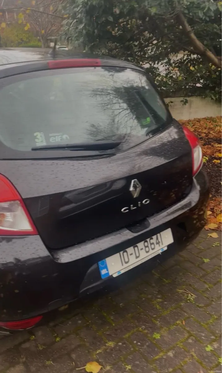 2010 Renault Clio 1.2 Petrol- 105,894km €3500 ONO - Image 3