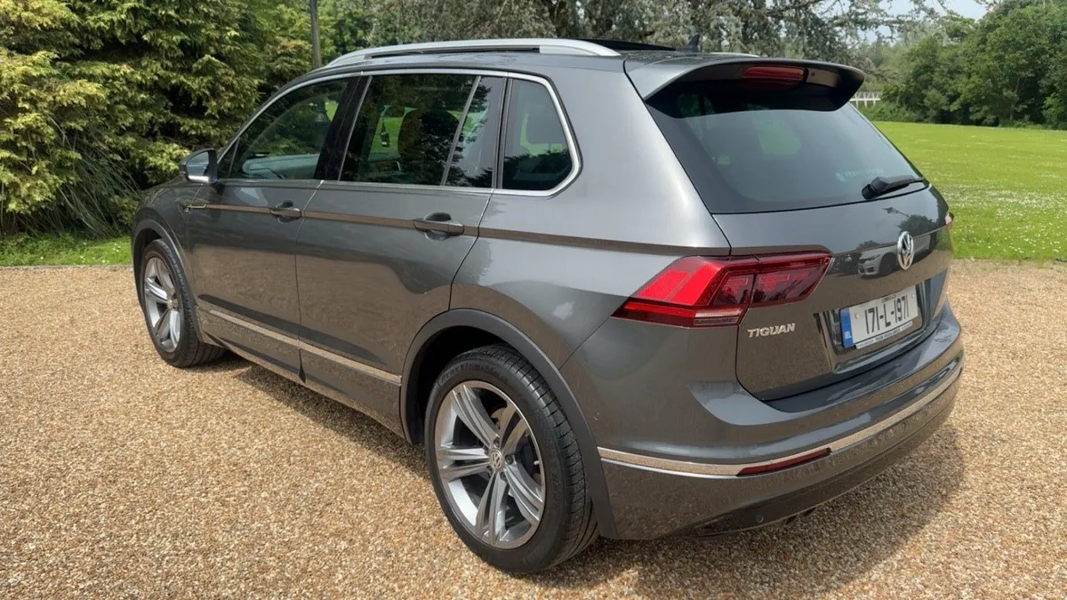 VW Tiguan R-line Black leather/Pan Roof - Image 3