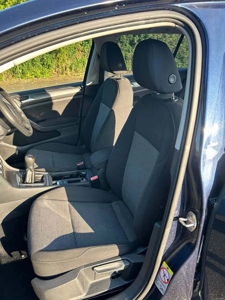 Volkswagen Golf 2013 - Image 2