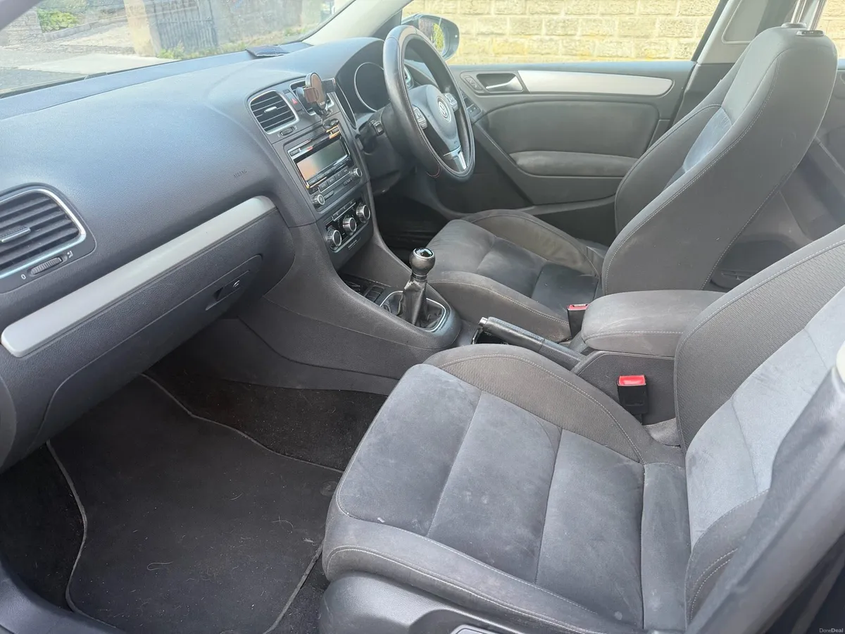 Volkswagen Golf - Image 4