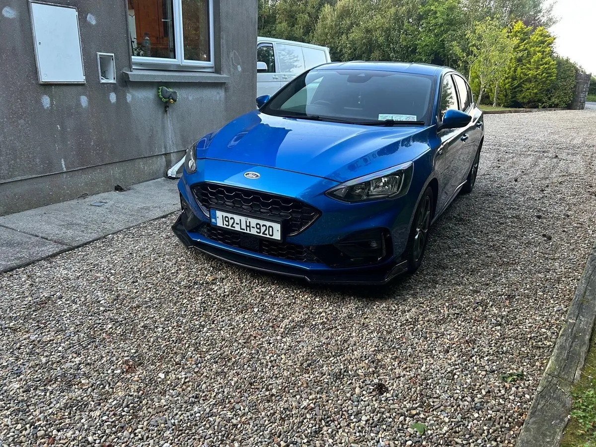 Ford Focus 1L eco boost ST Line - Image 2