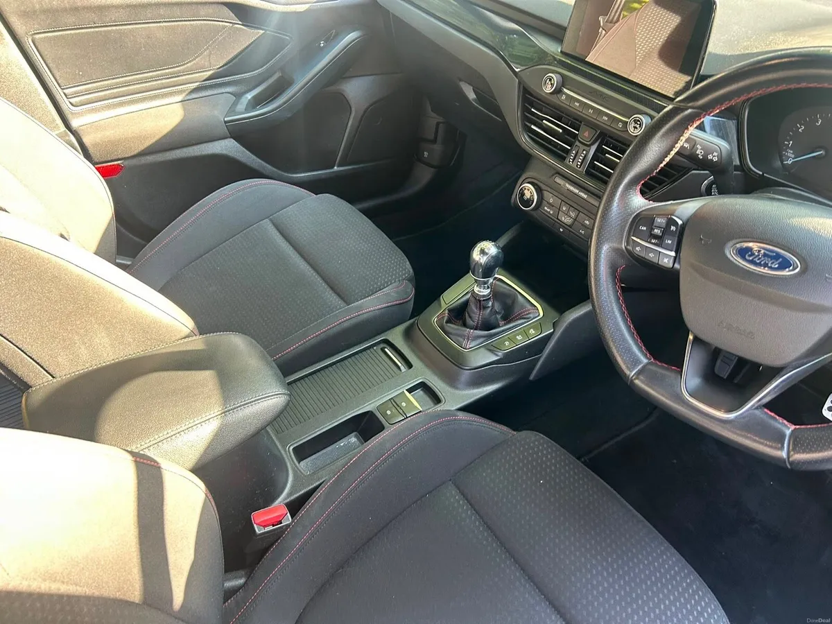 Ford Focus 1L eco boost ST Line - Image 5