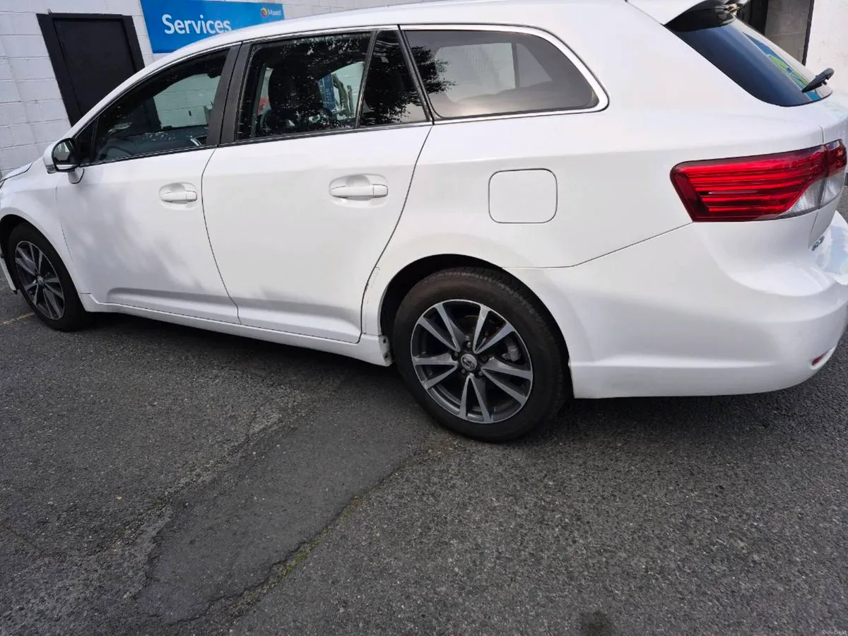Car - Image 3