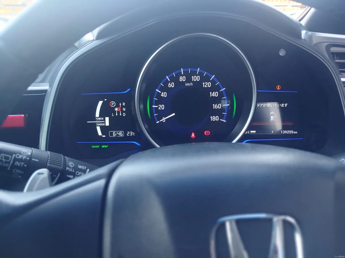 2013 Honda Fit Hybrid Automatic / Sports spec - Image 5