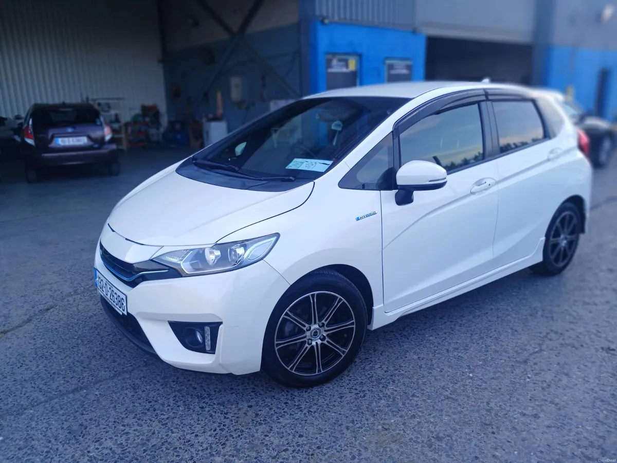 2013 Honda Fit Hybrid Automatic / Sports spec - Image 1
