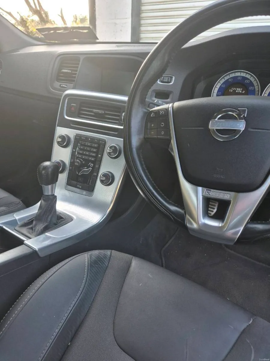 Volvo S60 R-Design - Image 3