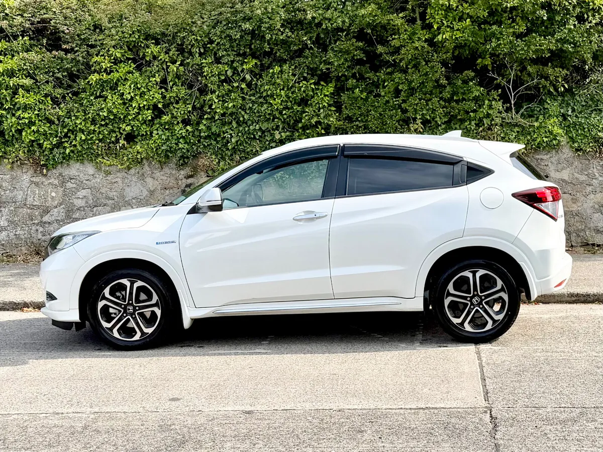 Honda Vezel 2016!!! AUTO!! HYBRID!! - Image 3