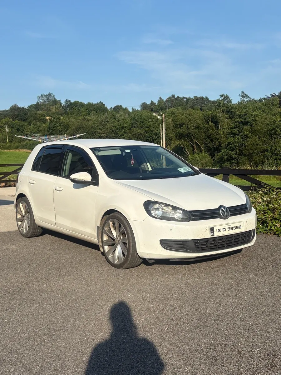 **Volkswagen Golf 1.6 TDI WHITE** - Image 1