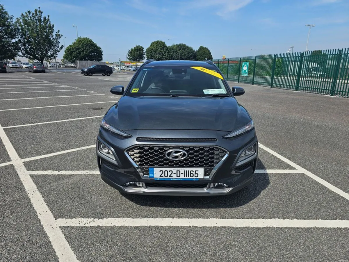 Hyundai KONA 1.0 PETROL, EXECUTIVE MODEL, LOW MILE - Image 4